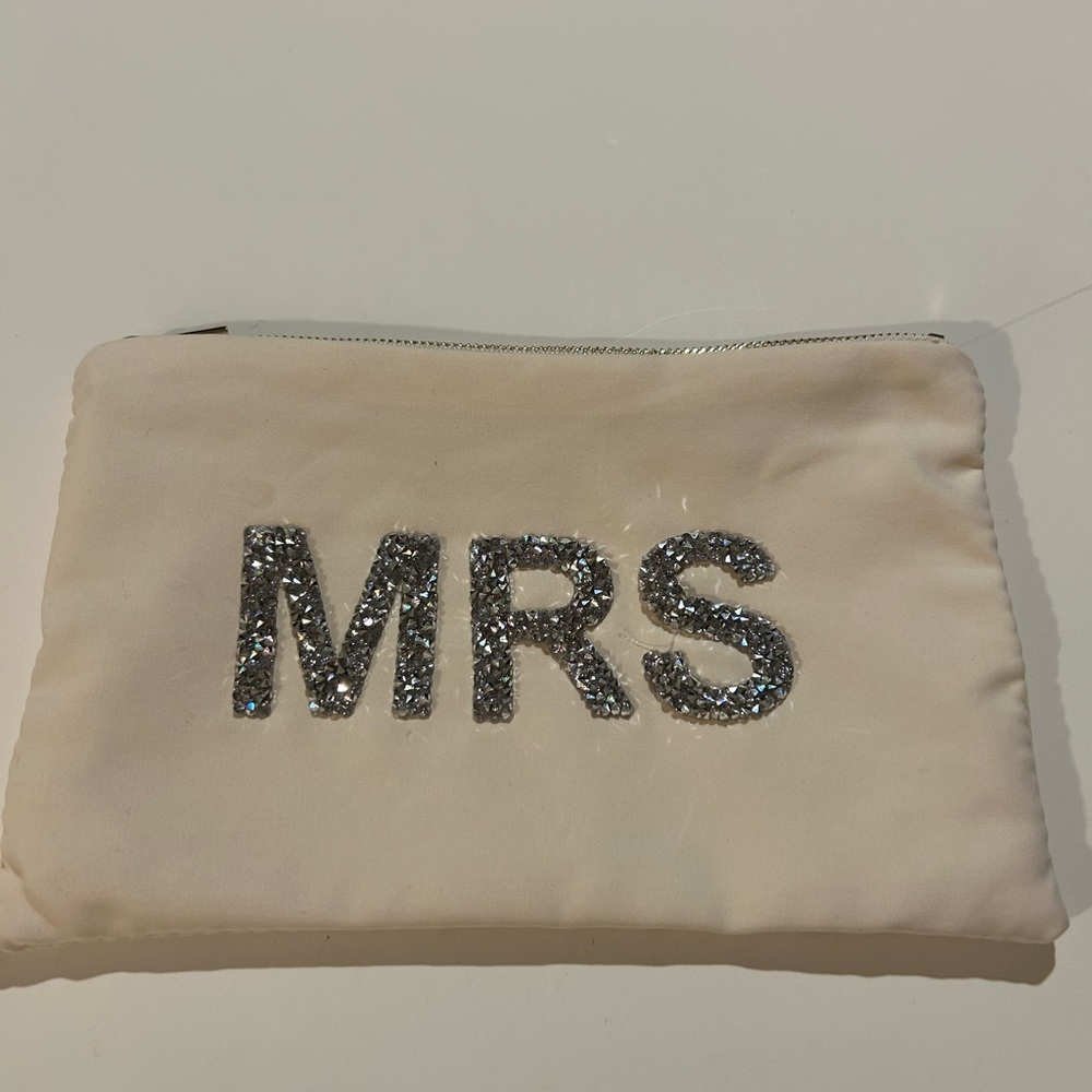 NWOT “MRS” Clutch with Silver Accents & Travel Jewelry Case & Dust Bag (White)
